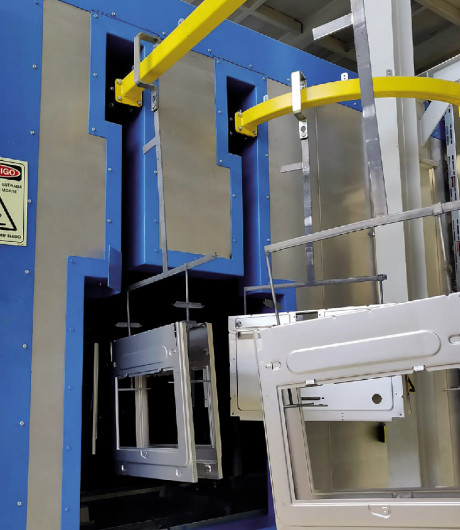 Convoyeur aérien pour ligne de peinture </br> Ligne de thermolaquage / Ligne de traitement de surface