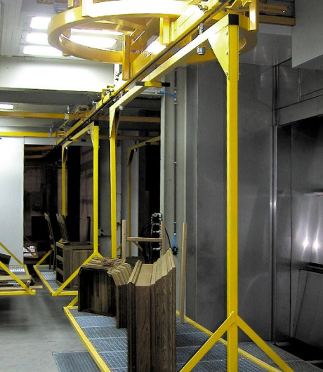 Convoyeur aérien pour ligne de peinture </br> Ligne de thermolaquage / Ligne de traitement de surface